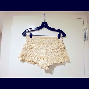 Floral crochet nude cream white shorts hotpants